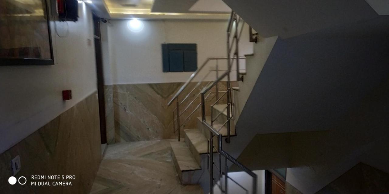 Adb Rooms Udhav Palace New Delhi Exterior foto