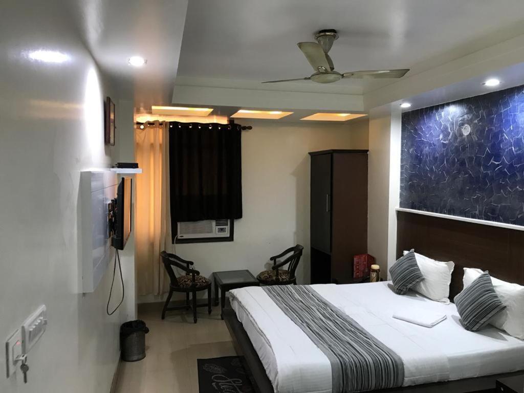 Adb Rooms Udhav Palace New Delhi Exterior foto