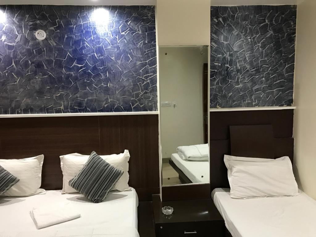 Adb Rooms Udhav Palace New Delhi Exterior foto